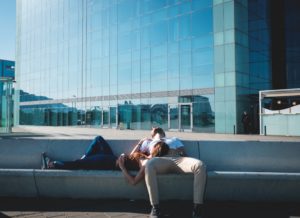 kurzes Powernapping in der Mittagspause